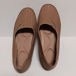 Tan faux leather embellished NWOB loafer, 42